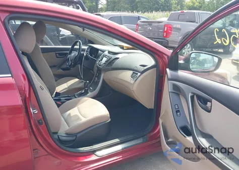 2016 Hyundai Elantra Value Edition z USA, uszkodzony, nr VIN 5NPDH4AE3GH777636